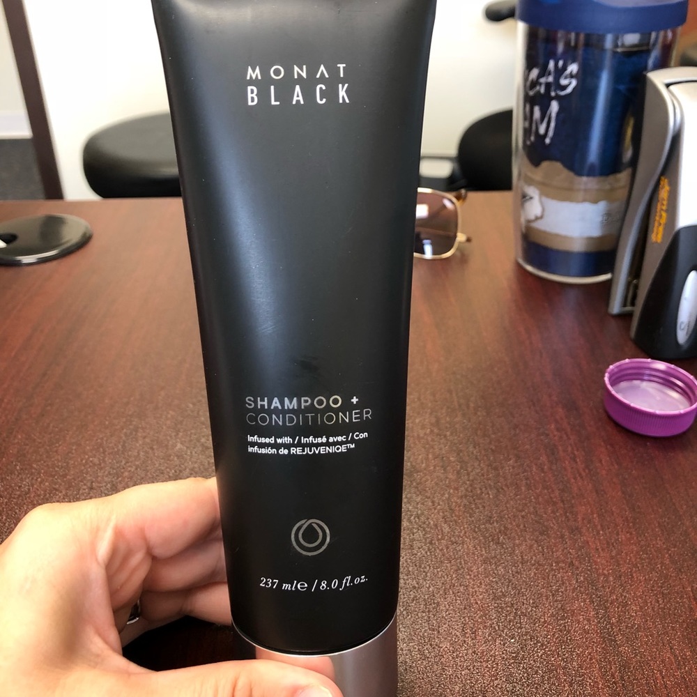 Monat Black